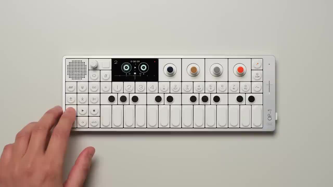 青少年模块化音乐合成器——TEENAGE ENGINEERING OP-1 FIELD - 普象网